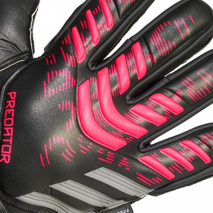 JM6829 adidas Predator Fingersave Junior Goalkeeper Gloves Black/Red