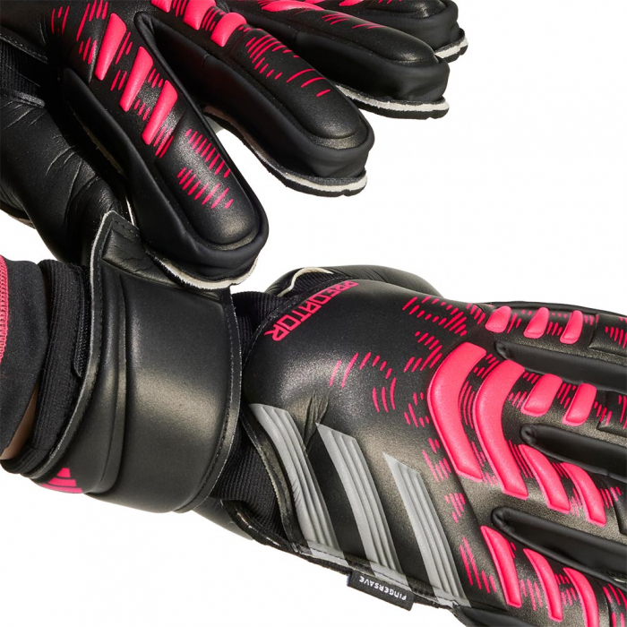 JM6829 adidas Predator Fingersave Junior Goalkeeper Gloves Black/Red
