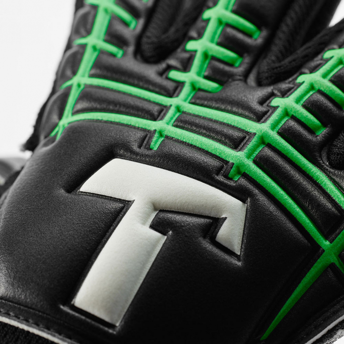 T1TAN Fluo Beast 3.0 Junior Goalkeeper Gloves Black / Green TITAN
