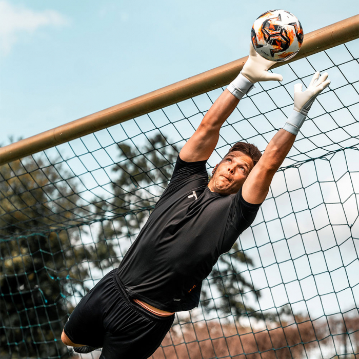 T1TAN White Beast 3.0 Goalkeeper Gloves White TITAN