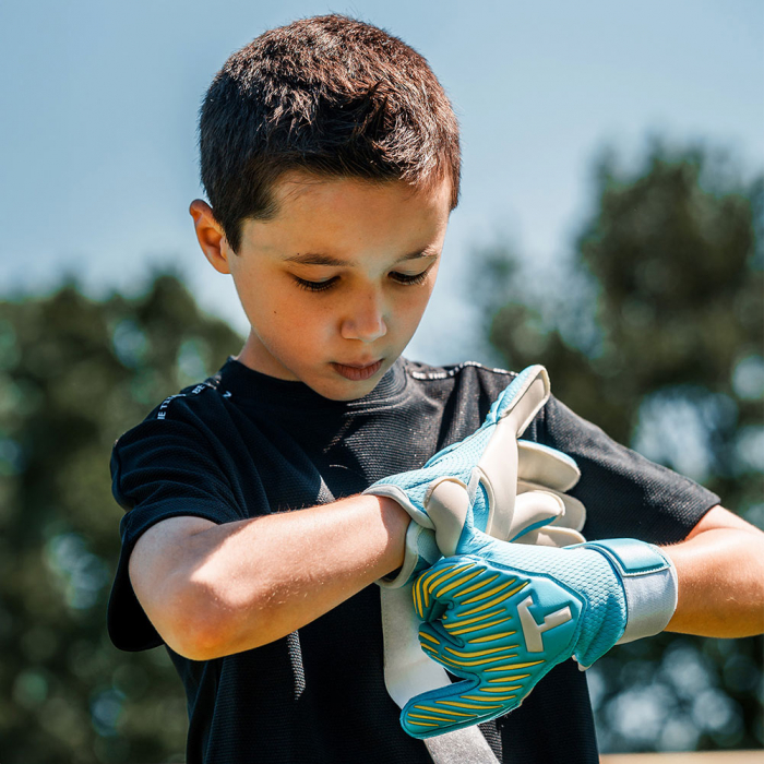 T1TAN Rebel 2.0 Sky Blue Finger Protection Junior Goalkeeper Gloves Sk