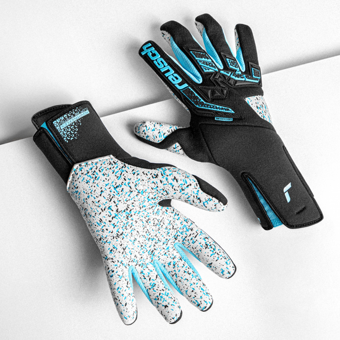 Reusch Attrakt Freegel Fusion Strapless Goalkeeper Gloves Black/Blue
