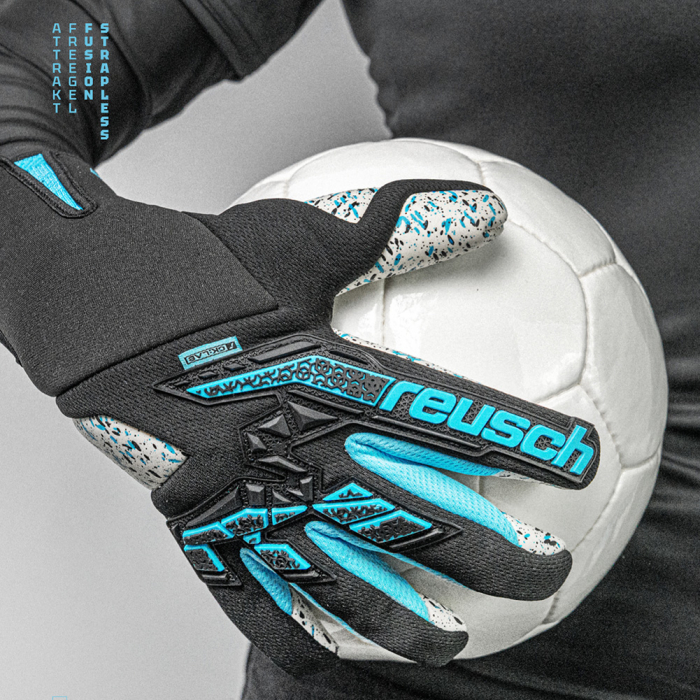 Reusch Attrakt Freegel Fusion Strapless Goalkeeper Gloves Black/Blue