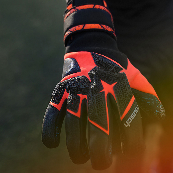 Reusch Attrakt Fusion Carbon 3D Goalkeeper Gloves black/shock orange