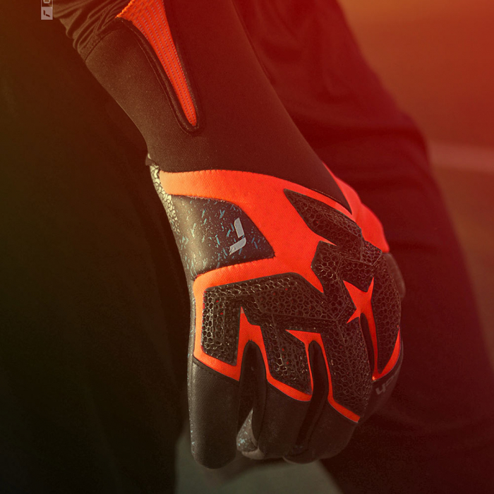 Reusch Attrakt Fusion Carbon 3D Goalkeeper Gloves black/shock orange