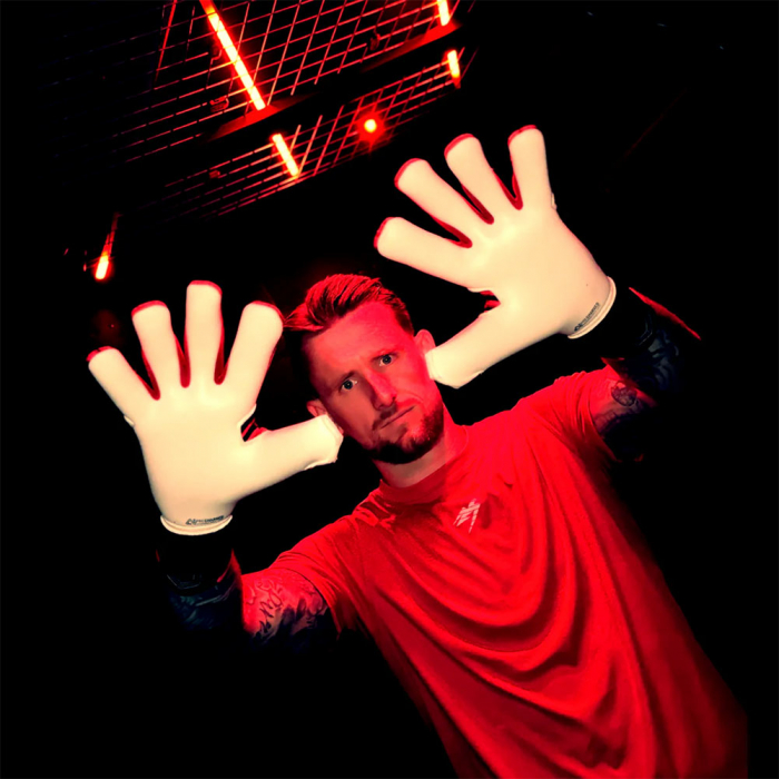 Kaliaaer RE:GEN Attack Reverse Sekure Cut Goalkeeper Gloves Attack Red
