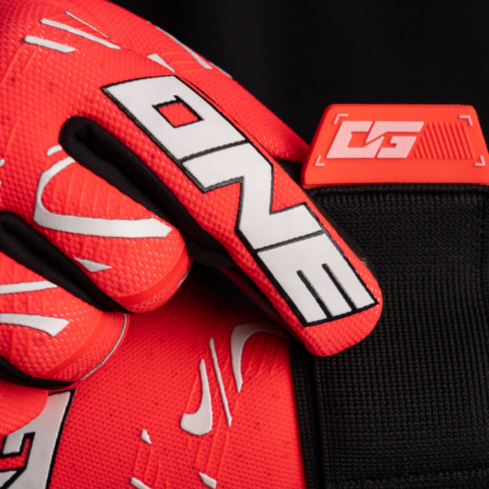 ONE OG1 Doubters Negative Goalkeeper Gloves coral combustion