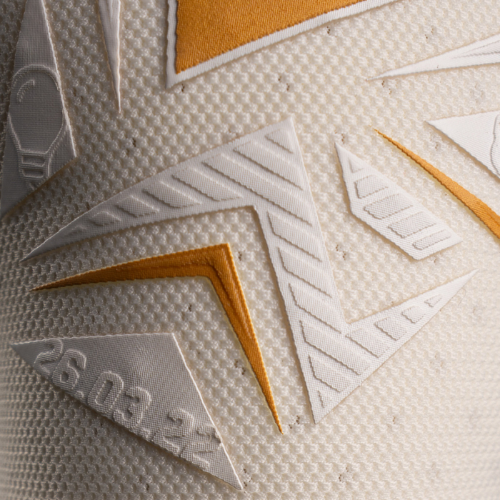 ONE OG1 Type-G David Raya Gold Goalkeeper Gloves White/Gold