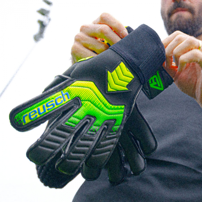 55609647052 Reusch Attrakt AB1 Duo Goalkeeper Gloves black/yellow