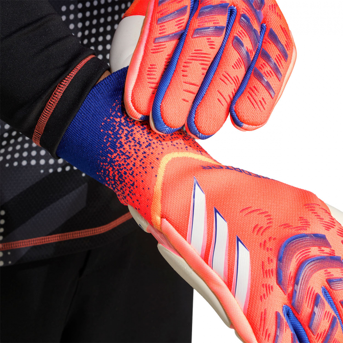 JJ3533 adidas Predator Pro Goalkeeper Gloves signal coral