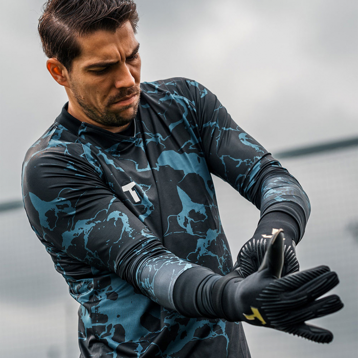 202401 T1TAN Rebel 2.0 Black Out Goalkeeper Gloves Black/Gold