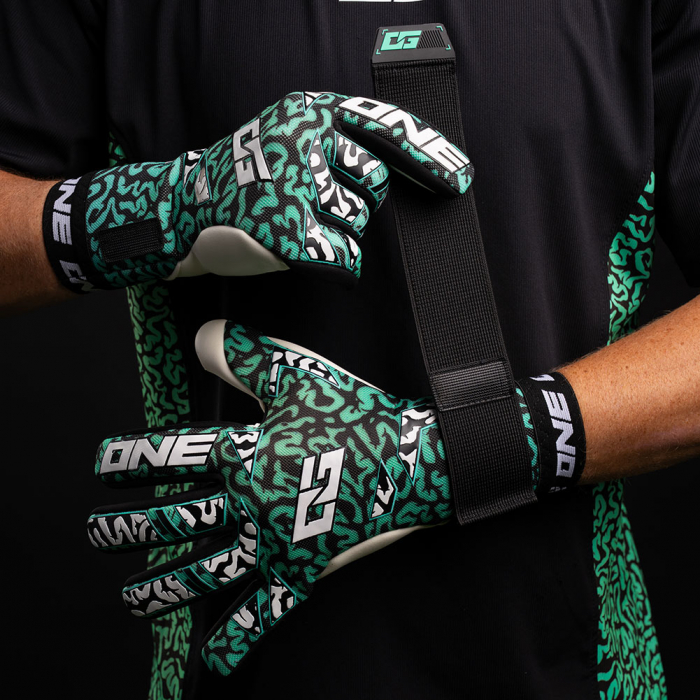 ONE OG1 Mentality Monster Negative Goalkeeper Gloves Green/Black