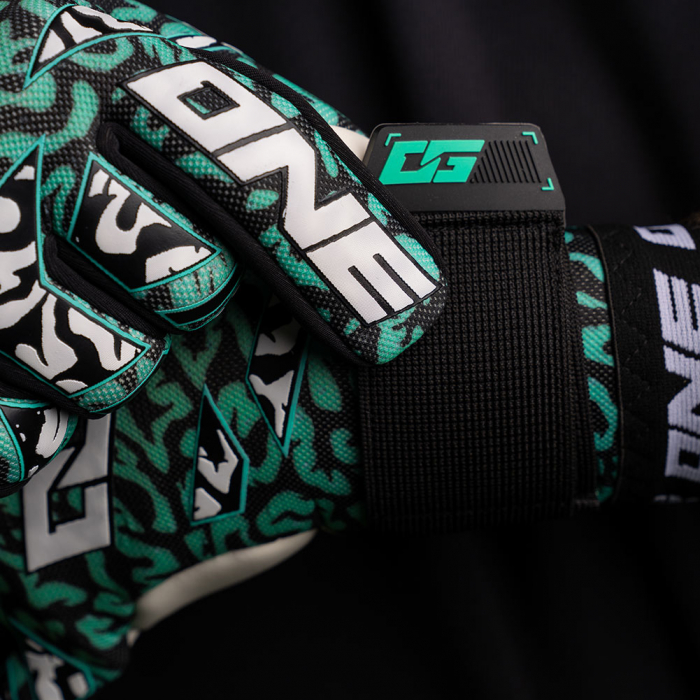 ONE OG1 Mentality Monster Negative Goalkeeper Gloves Green/Black