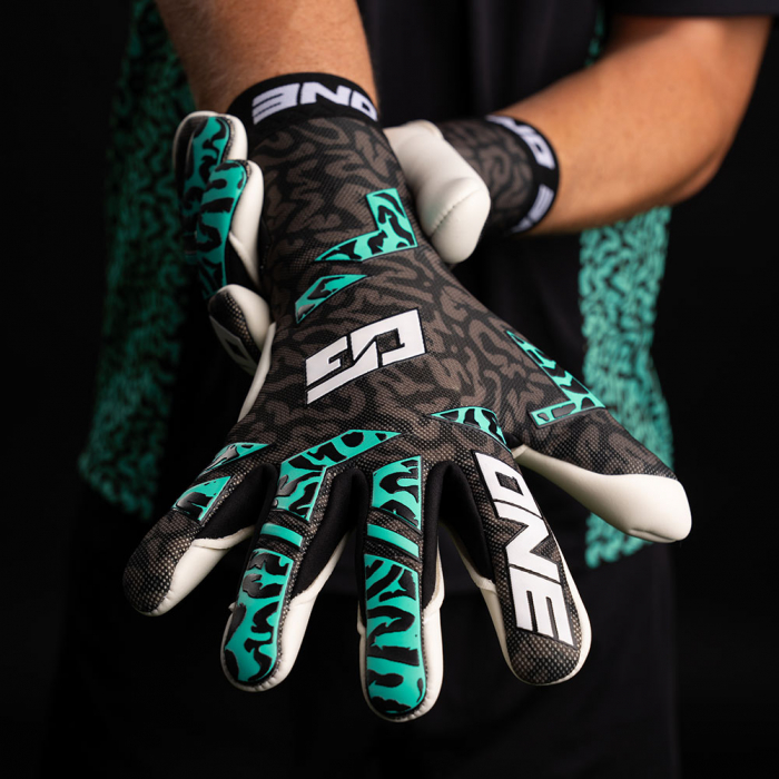  ONE OG1 Mentality Monster Hyla SL Goalkeeper Gloves BLACK/GREEN