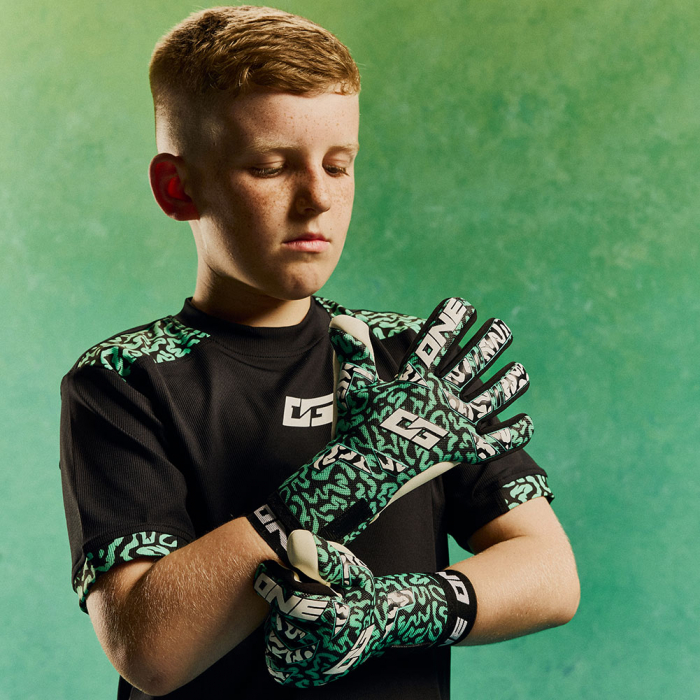 ONE OG1 Mentality Monster Negative Junior Goalkeeper Gloves Green/Blac