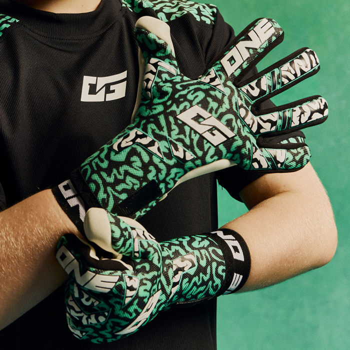 ONE OG1 Mentality Monster Negative Junior Goalkeeper Gloves Green/Blac