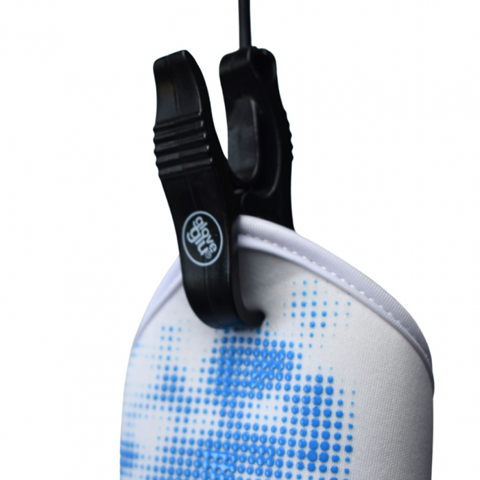 50062501 gloveglu Clip 'n' Dry Goalkeeper Glove Drier Airer