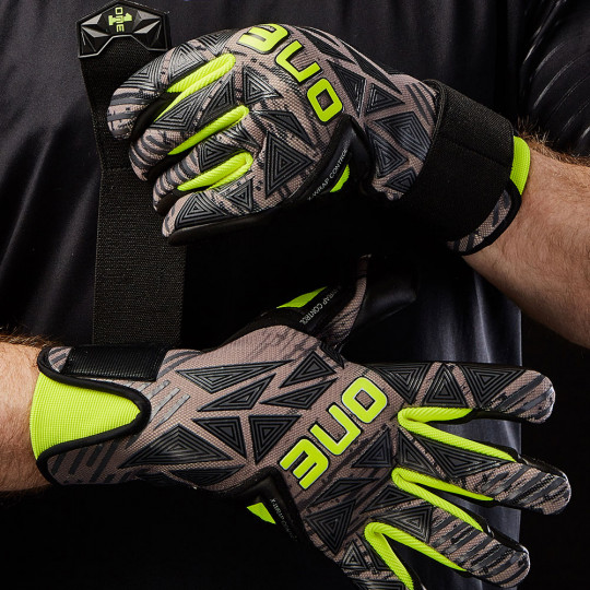 ONE GEO 3.0 Carbon Junior Goalkeeper Gloves Black/Grey/Fluo