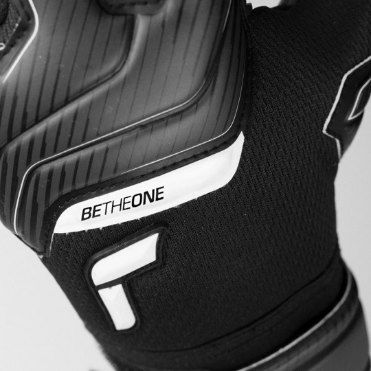 Reusch Attrakt Infinity Goalkeeper Gloves Black