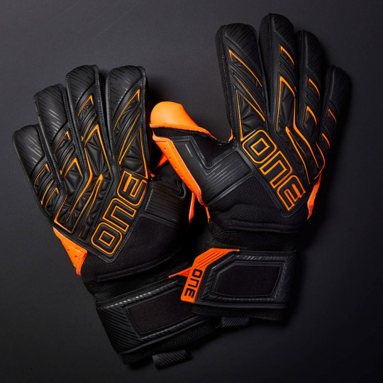 ONE APEX Magma Junior Goalkeeper Gloves black/orange