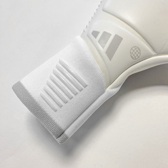  IJ1870 adidas Predator Accuracy Pro Pearlized Goalkeeper Gloves White