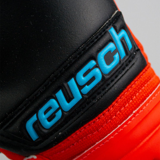 Reusch Attrakt Freegel Silver Goalkeeper Gloves bright red