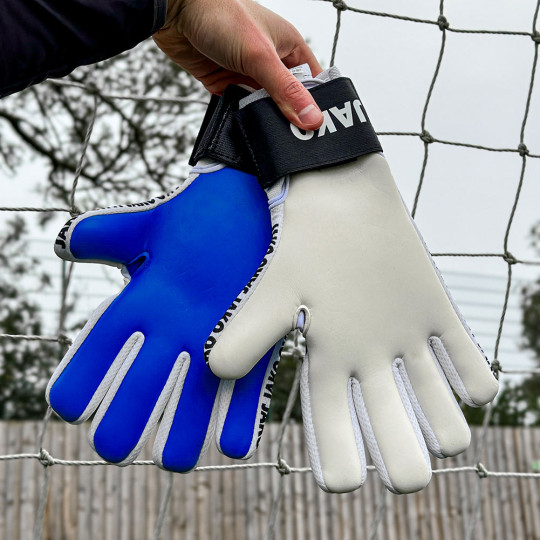Best goalkeeper best sale gloves under 100