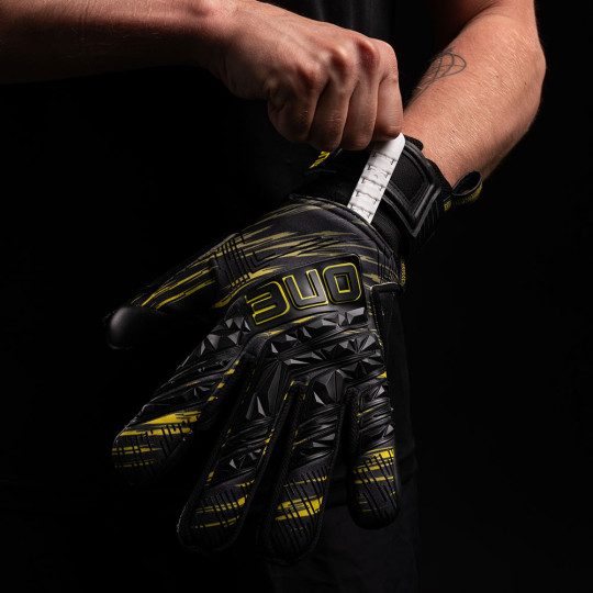 ONE APEX Pro Rift Goalkeeper Gloves black/yellow