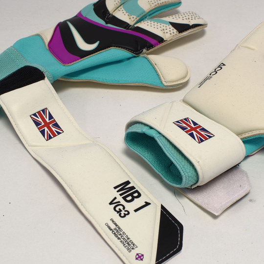 Nike goalkeeper gloves 2019 cheap