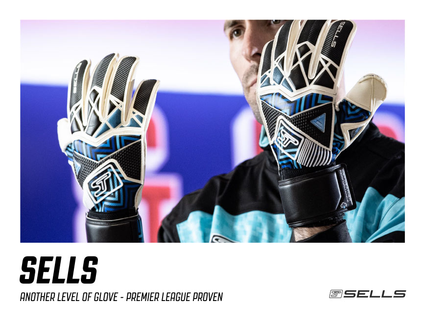 sells junior goalkeeper gloves for kids
