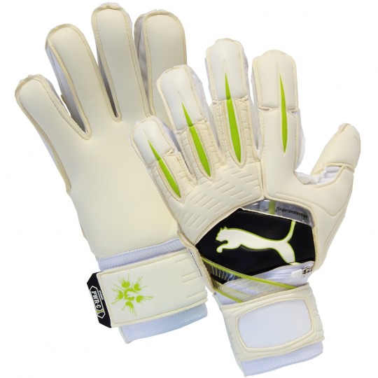 puma soccer gloves