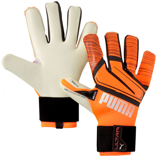 puma soccer field gloves