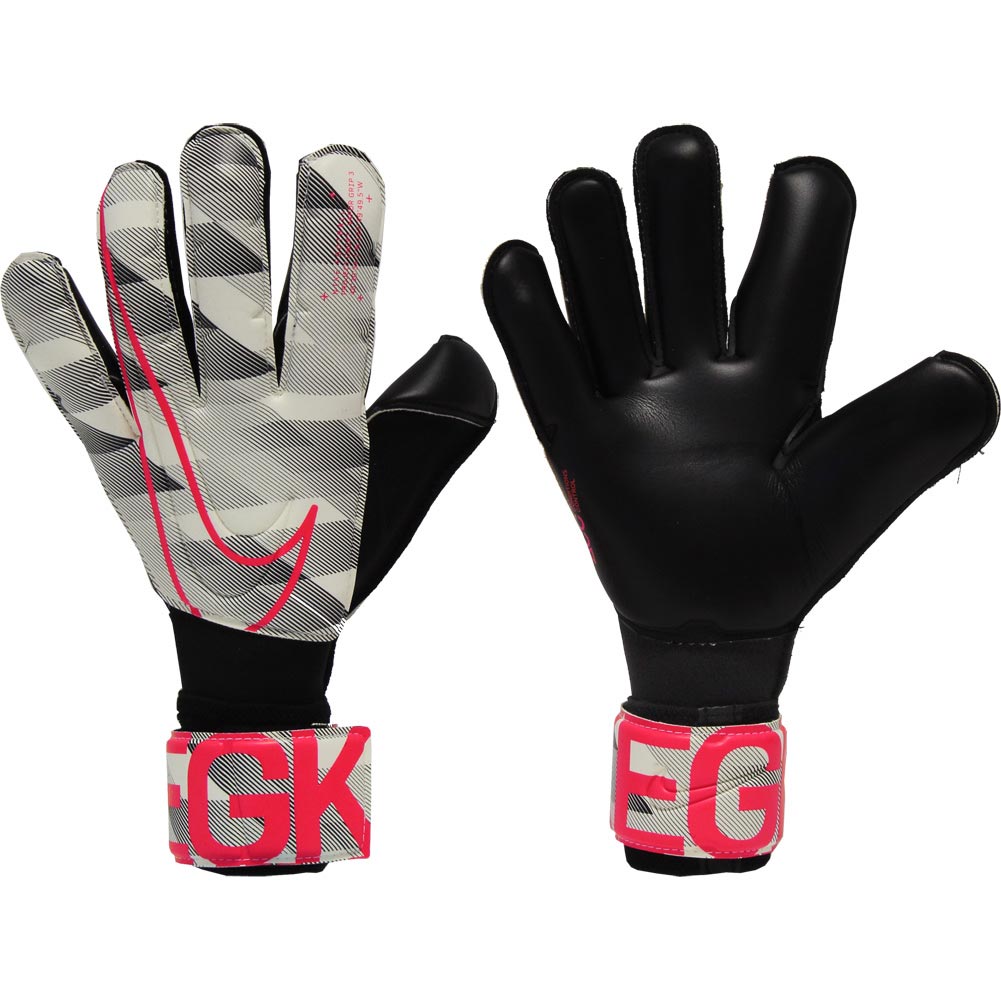 alisson becker nike gloves